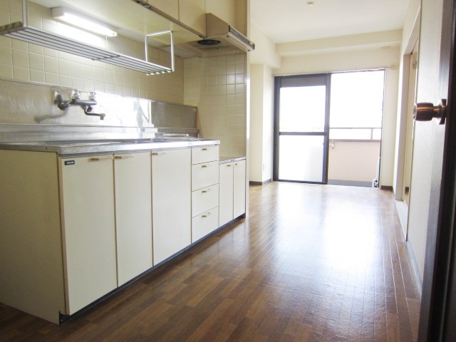 Living and room. Spread of the living room is the point.