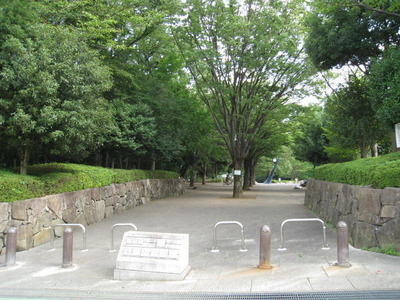 park. 180m to the cross-strait park (park)
