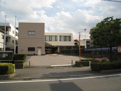 Government office. Totsuka 438m until the branch office (government office)