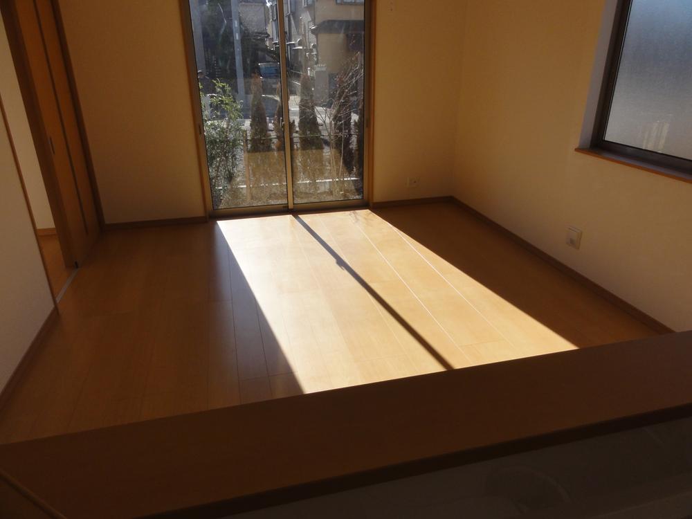 Living. Looking from mom South-facing bright living