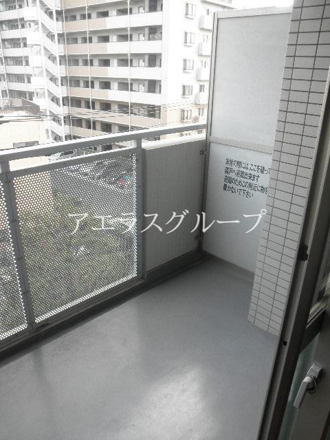 Balcony. Comfortable space to hang out your laundry