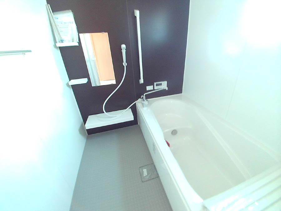 Bathroom. Was building completed. Such as the actual image from per yang, We have to wait all the time so you can see directly. 
