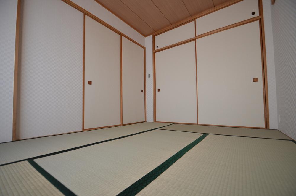 Non-living room. Storage also has been enhanced, It is very beautiful your!
