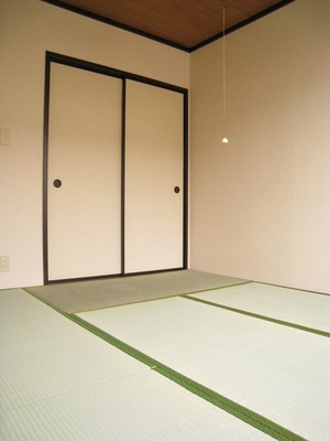 Living and room. Western-style between 6 Pledge housing 1