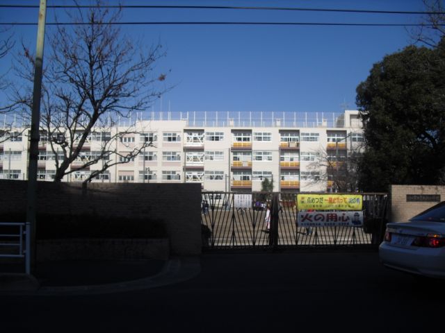 Primary school. 450m up to municipal Aoki North Elementary School (elementary school)