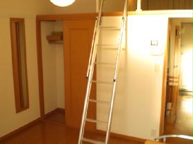 Living and room. You next floors 1F Floor 2F carpet