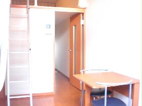 Living and room. Laying 1F flooring 2F carpet