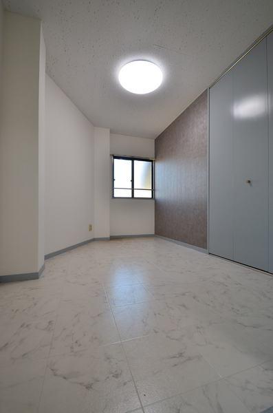 Other room space. Western style room