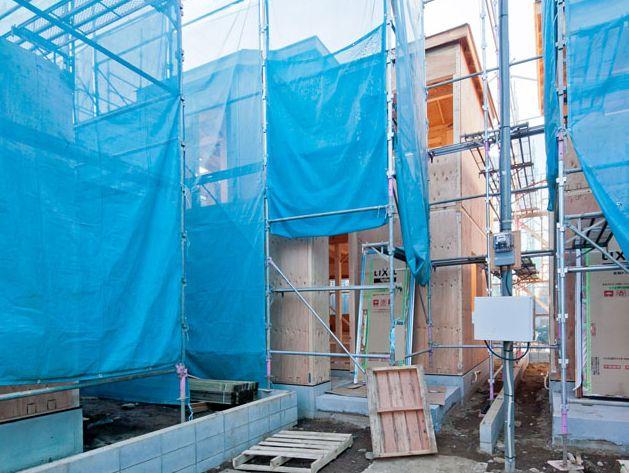 Local appearance photo. Local (12 May 2013) Shooting Site with 41 square meters Car space two Allowed Face-to-face kitchen Zenshitsuminami direction South-facing bright LDK15 Pledge Residential mortgage performance evaluation All 9 buildings