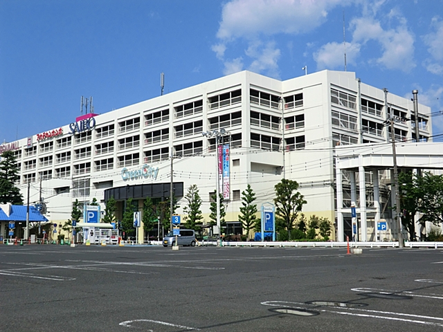 Shopping centre. UNIQLO Aeon Mall Kawaguchi Green City store up to (shopping center) 1206m