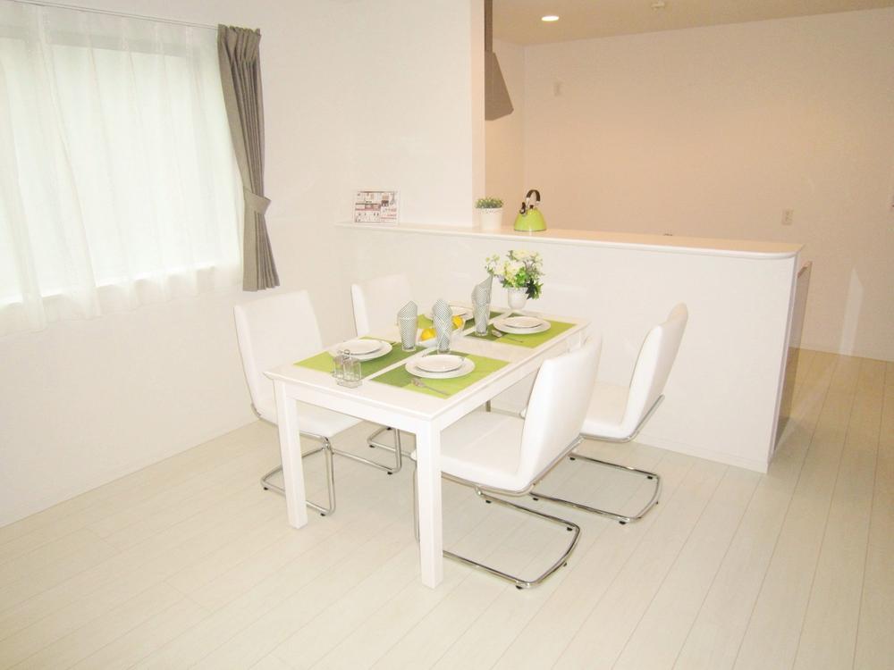 Same specifications photos (living). Dining example of construction (same specifications)