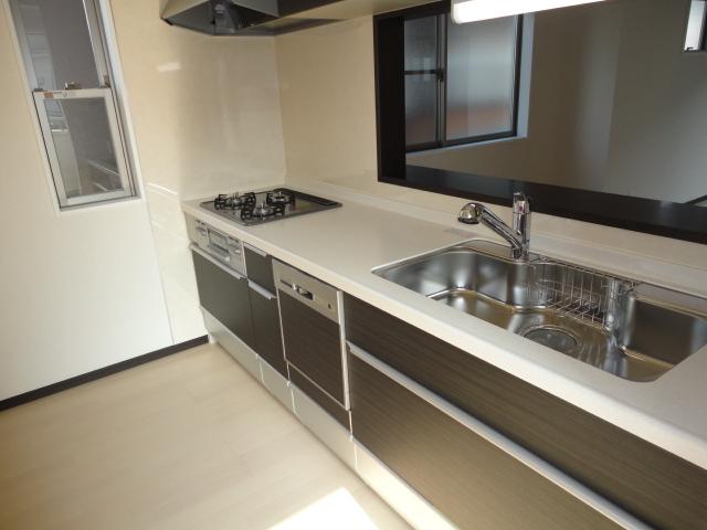 Kitchen. Room (August 2013) Shooting