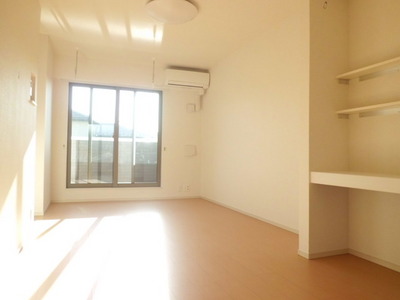 Living and room. Living (complete image)