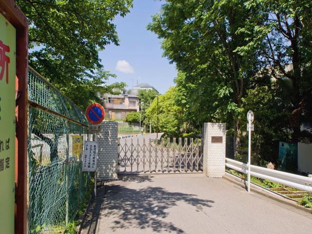 Primary school. Sakuramachi until elementary school 1100m