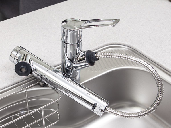 Kitchen.  [Faucet integrated water purifier] Simple specification faucet and the water purifier is integrated. Sink of care because the nozzle is extended You can also up to every nook and corner.