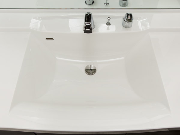 Bathing-wash room.  [Counter-integrated basin bowl / Single lever shower faucet] Care is also a vanity with a simple counter-in-one bowl. Also, In mixing faucet head drawer type, Hygienic specifications washable up to every corner of the bowl.