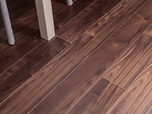 Interior.  [Flooring of about 150mm width] Adopt a wide flooring of about 150mm width. High scratch resistance, Keep longer beauty. (Surface the hard film)