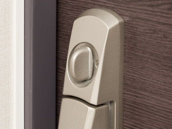 Security.  [Crime prevention thumb turn] Also a force to a thumb-turn by such a tool acts, Thumb turn has been designed so as not to rotate.