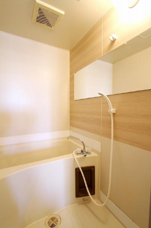 Bath. mirror ・ Images and fashionable rattle paste the wood sheet