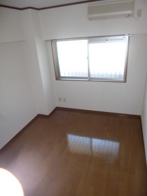 Living and room. Western-style 6.0 Pledge