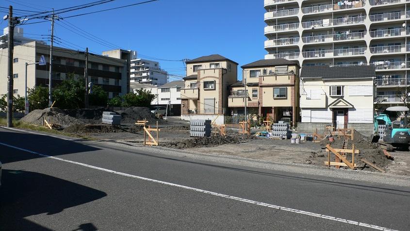 Local photos, including front road. Local (10 May 2013) Shooting