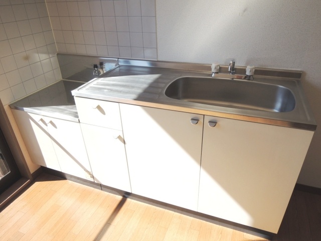 Kitchen. Separate reference is a picture