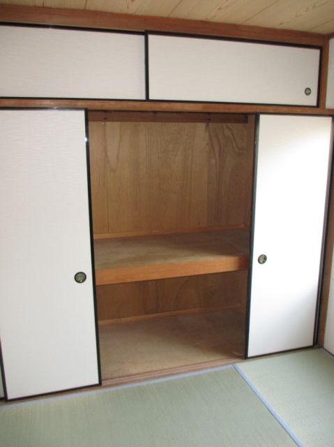 Receipt. Closet with heaven