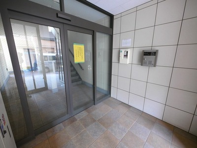 Other. 10m until the auto-lock with entrance (Other)