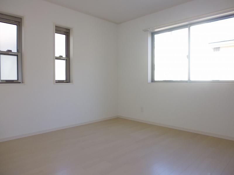 Non-living room. Indoor (11 May 2013) Shooting