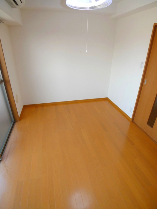 Other. Air-conditioned