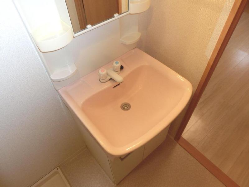 Washroom. Washroom is to shampoo dresser!