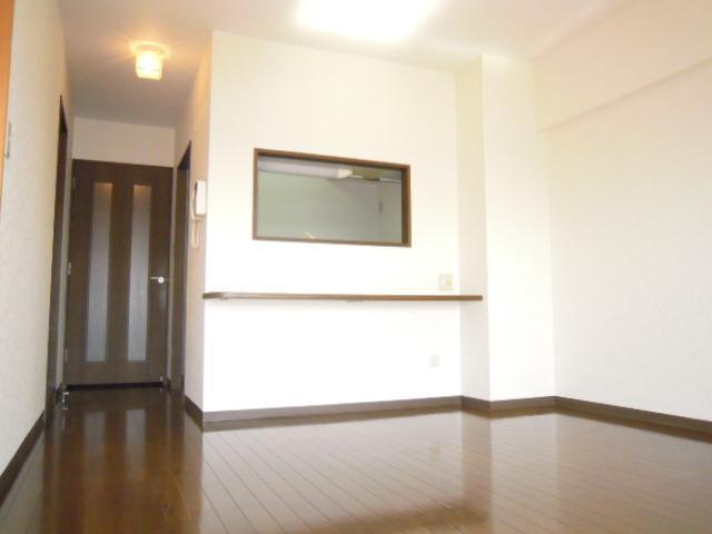 Living and room. Face-to-face is the kitchen.