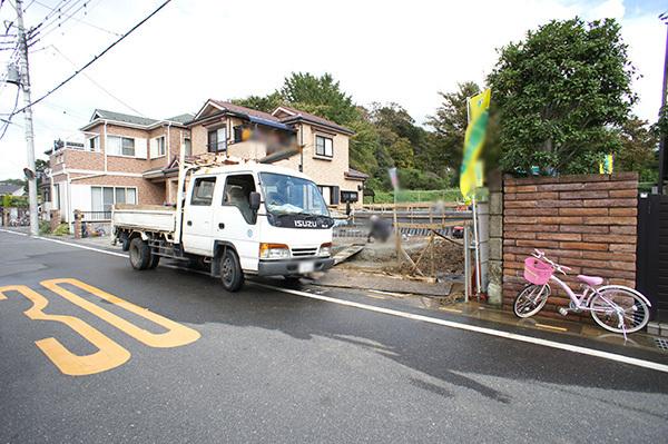 Local photos, including front road. 10 / 21 shooting Foundation
