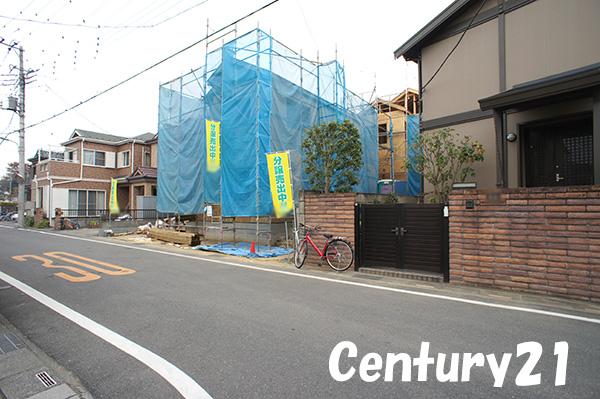 Local photos, including front road. 11 / 25 shooting Completion of framework