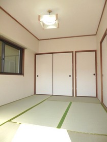 Living and room. Day is a good Japanese-style room