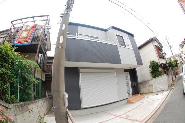 Local photos, including front road. Bright south road