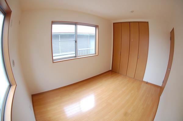 Non-living room. North 6 Pledge Western-style