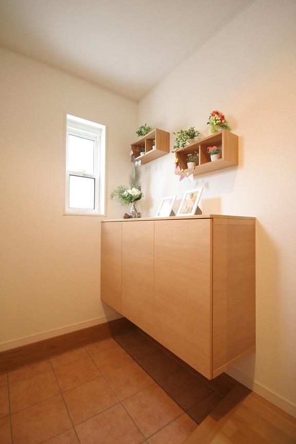 Entrance. Introspection