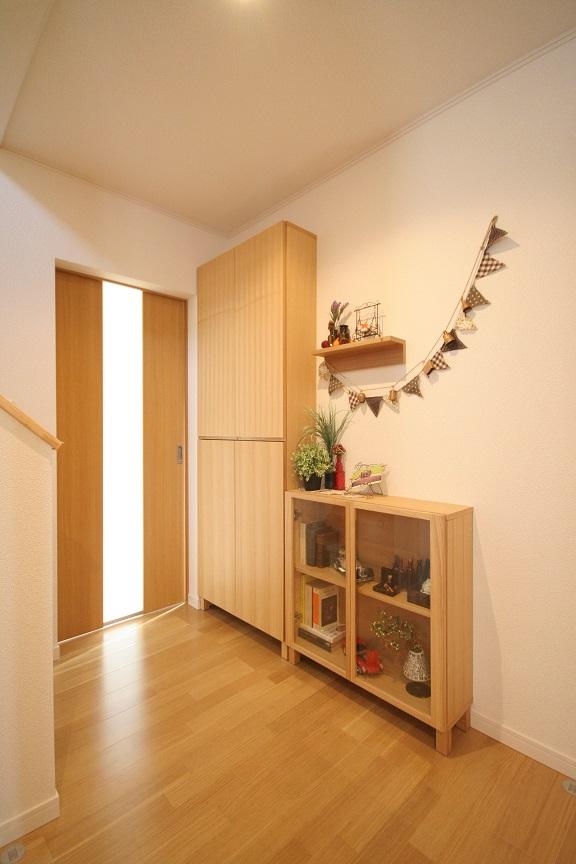 Other introspection. Eliminating the wasteful corridor, Was the layout that can be installed wall storage. 