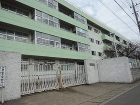 Junior high school. Lay 1000m until junior high school (junior high school)