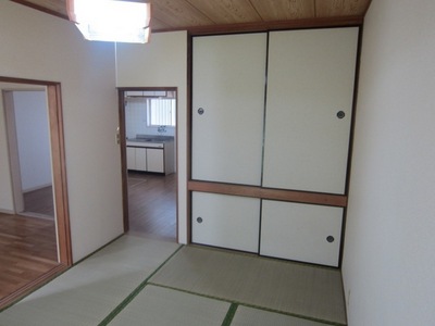 Living and room. Convenient storage space