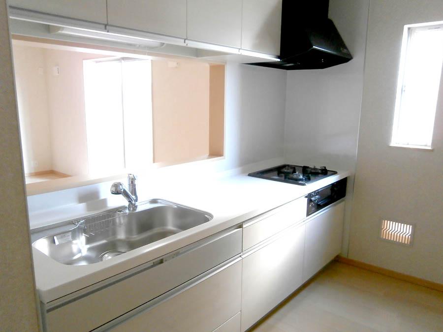 Kitchen. Was building completed. Such as the actual image from per yang, We have to wait all the time so you can see directly. 