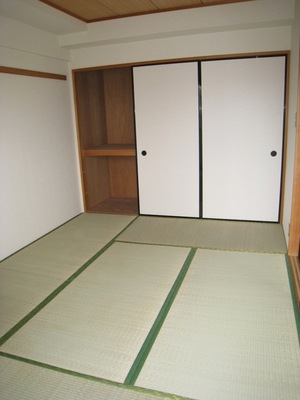 Living and room. With storage of the Japanese-style room