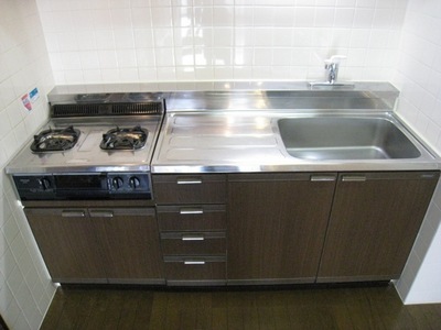 Kitchen. Cooking space is firmly secured