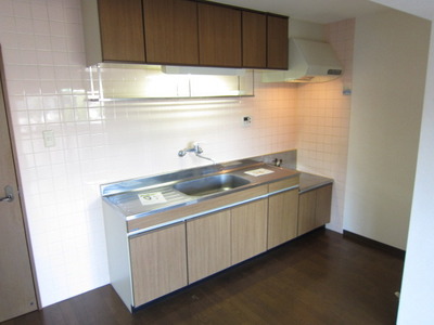 Kitchen. Easy to move the kitchen