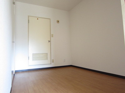 Living and room. Western-style 4 Pledge