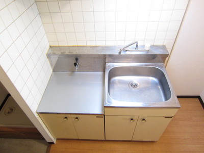 Kitchen. Gas stove can be installed