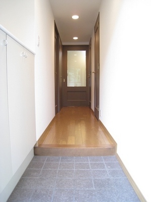 Entrance. Welcome back open the front door and is this image