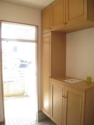 Entrance. Many entrance storage, You Shimae is your family everyone of shoes