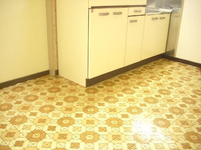 Kitchen. Easy-to-use size to singles.